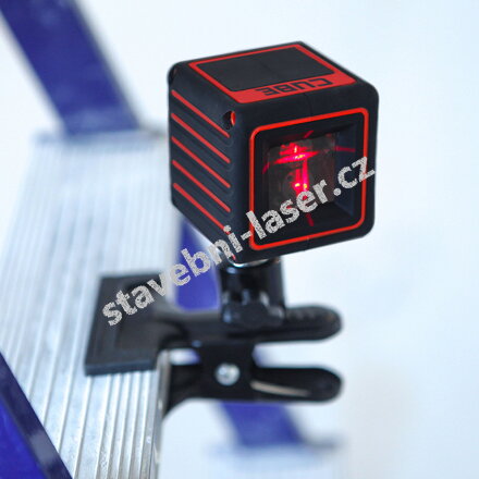 Křížový laser ADA Cube se svorkou